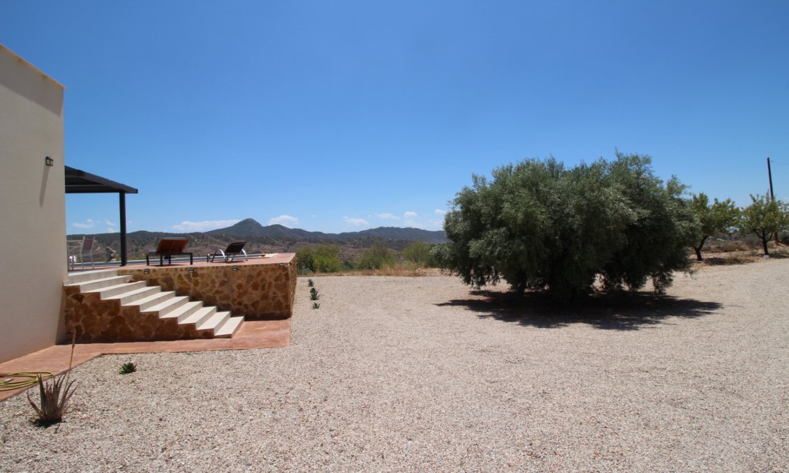 Segunda mano - Villa -
Macisvenda - Inland