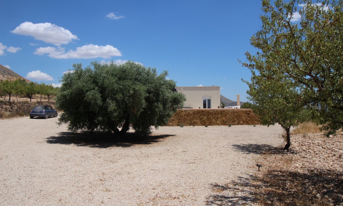 Segunda mano - Villa -
Macisvenda - Inland