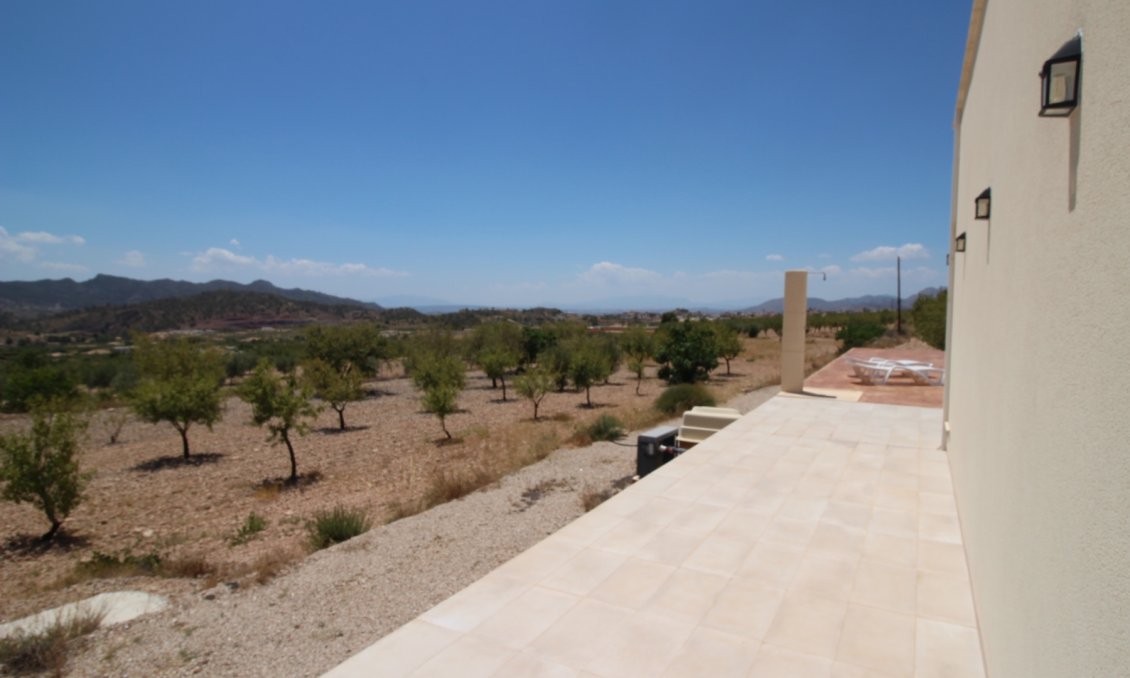 Segunda mano - Villa -
Macisvenda - Inland