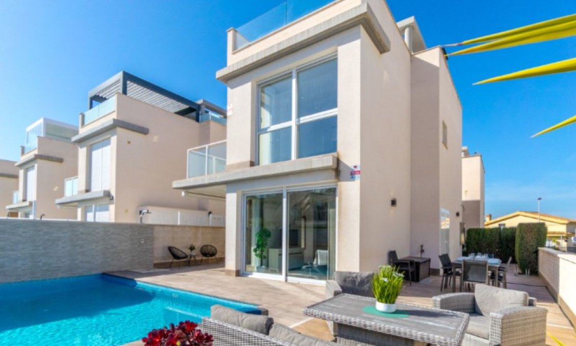 Segunda mano - Villa -
Torrevieja - Costa Blanca