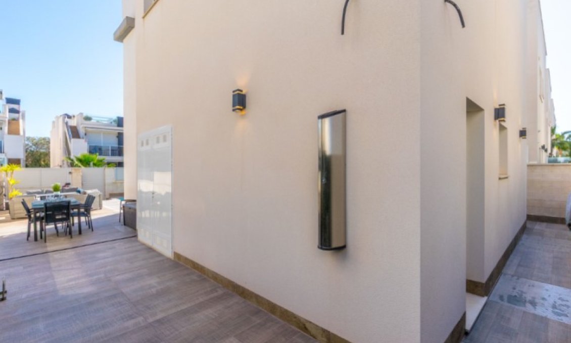 Segunda mano - Villa -
Torrevieja - Costa Blanca