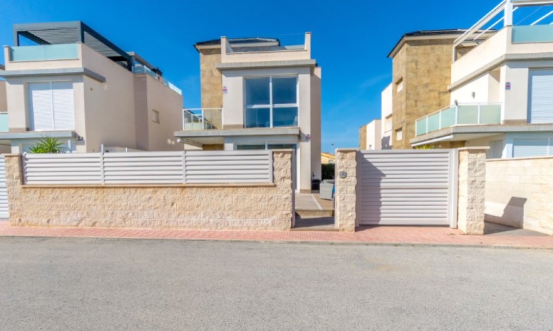 Segunda mano - Villa -
Torrevieja - Costa Blanca