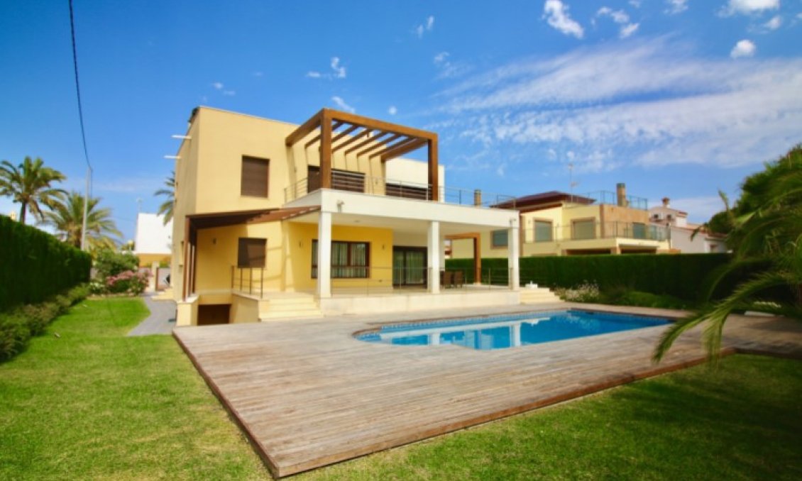 Segunda mano - Villa -
Orihuela - Inland