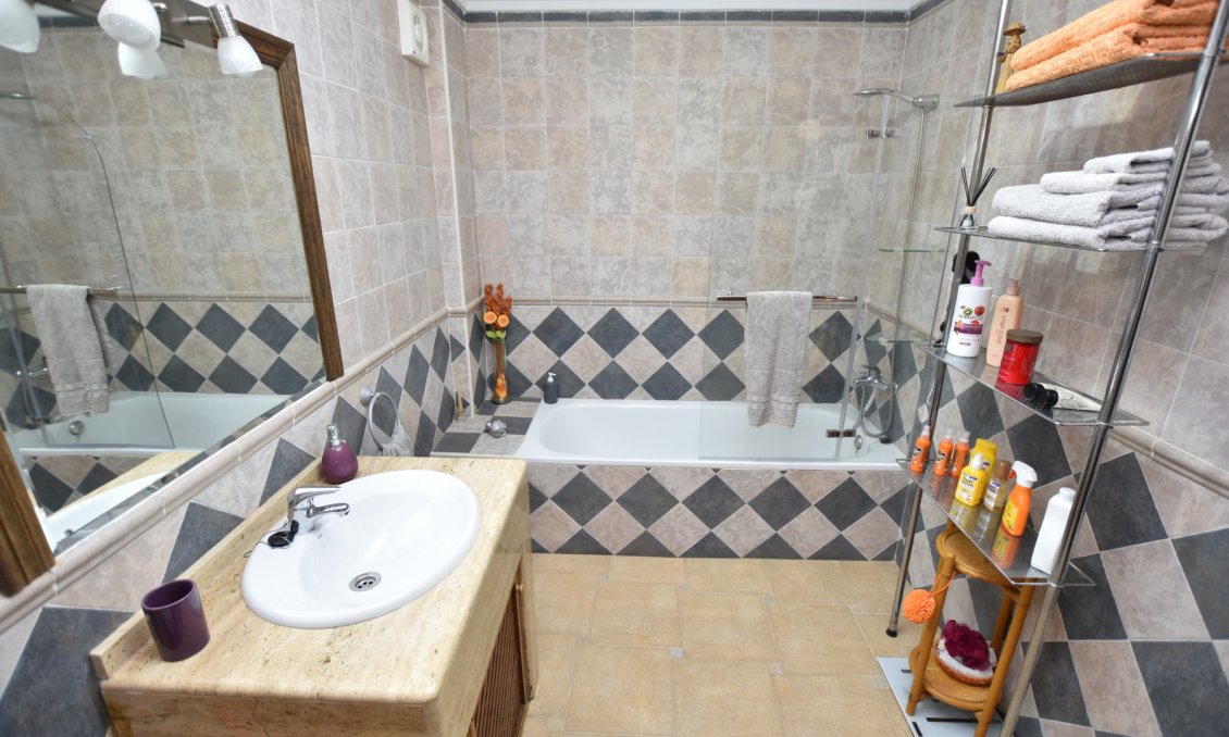 Segunda mano - Villa -
Algorfa - Inland