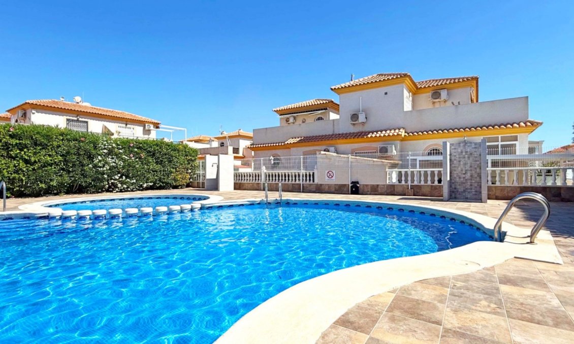 Segunda mano - Town House -
Orihuela Costa - Costa Blanca