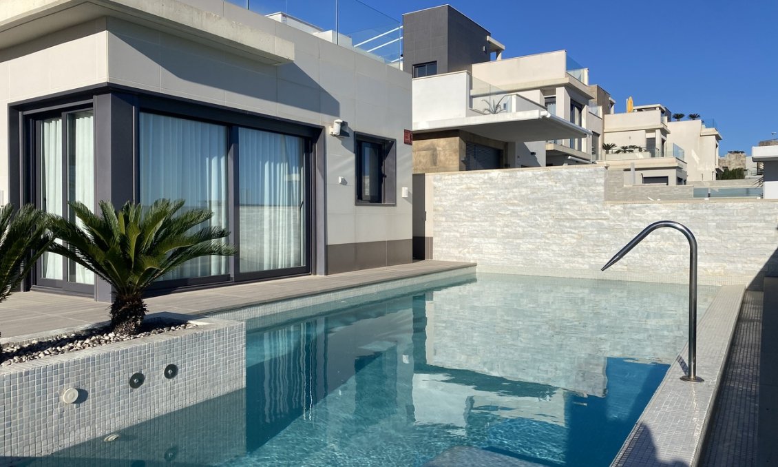 Használt Ingatlanok - Villa -
San Miguel de Salinas - Inland