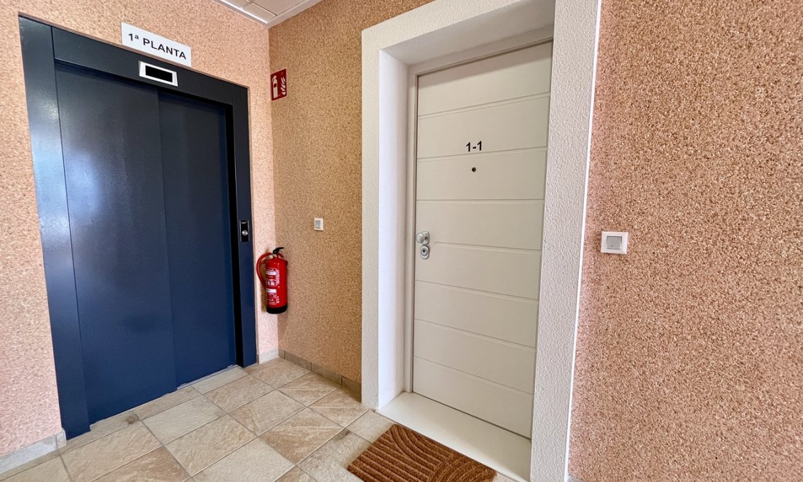 Segunda mano - Apartamento -
El Raso - Costa Blanca