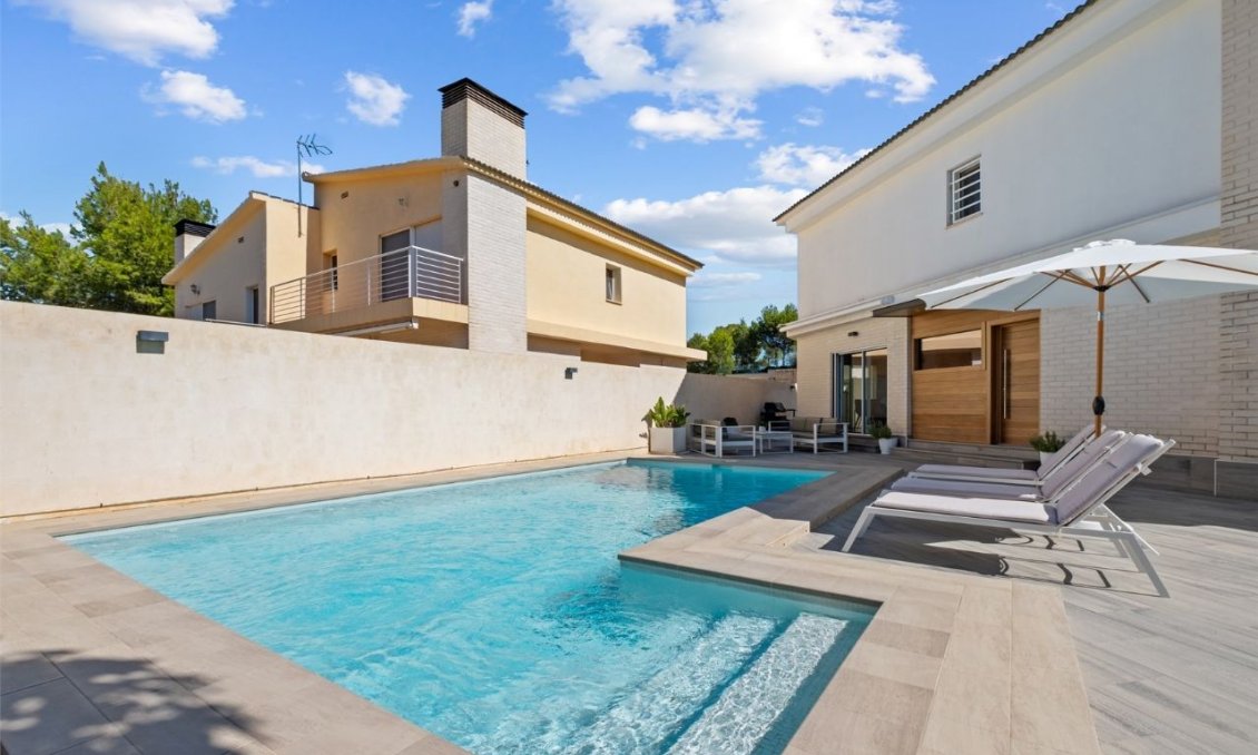 Segunda mano - Villa -
Alfas del Pí - Costa Blanca