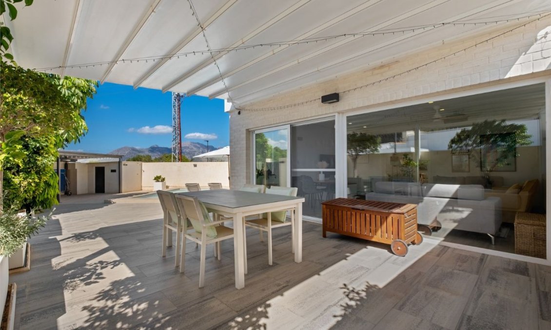 Segunda mano - Villa -
Alfas del Pí - Costa Blanca