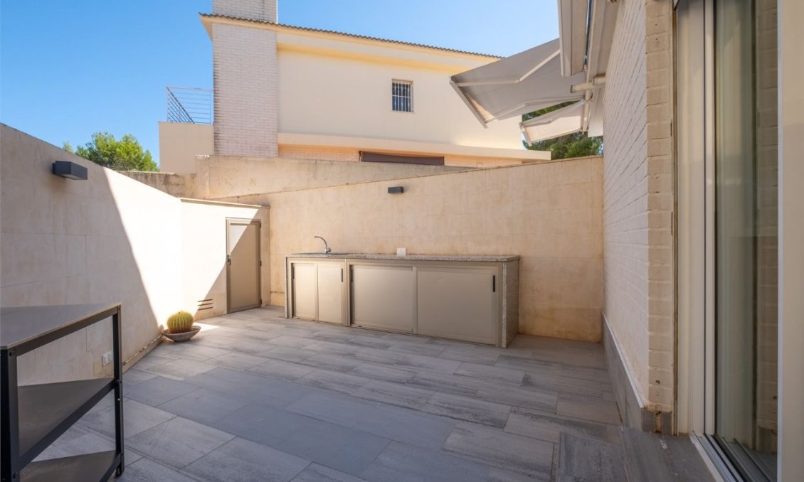 Segunda mano - Villa -
Alfas del Pí - Costa Blanca