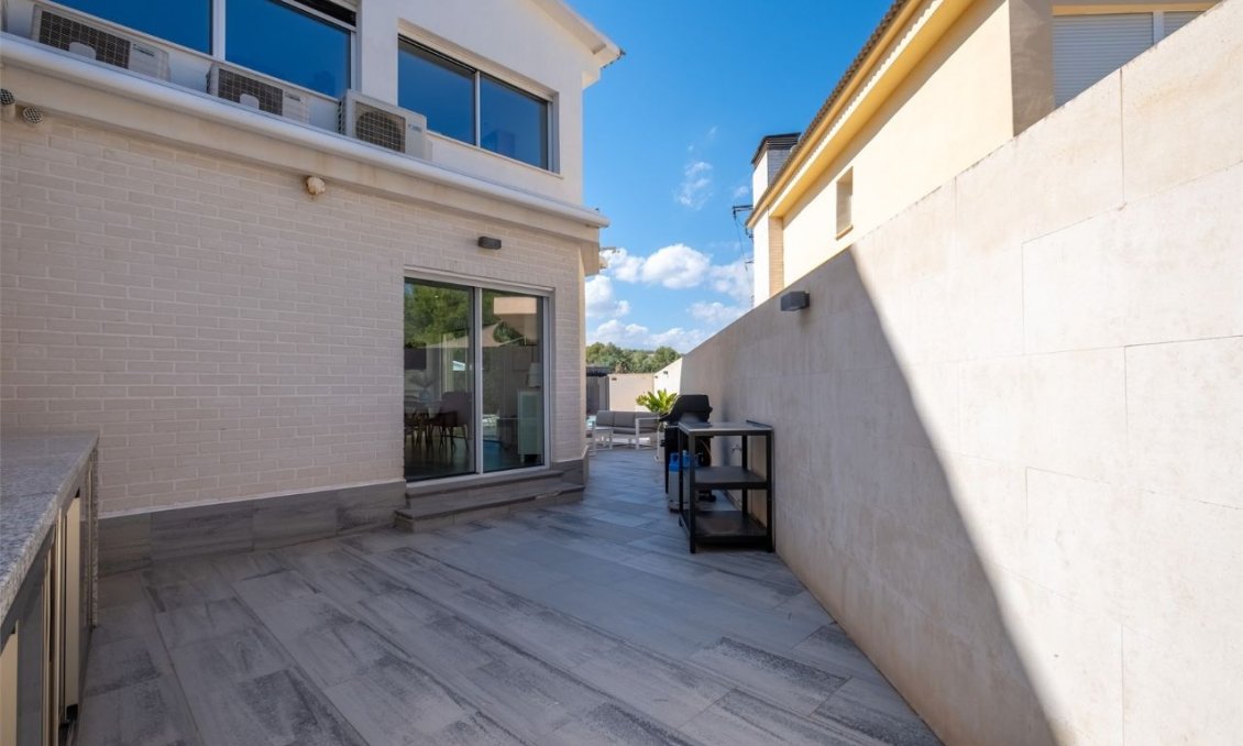 Segunda mano - Villa -
Alfas del Pí - Costa Blanca