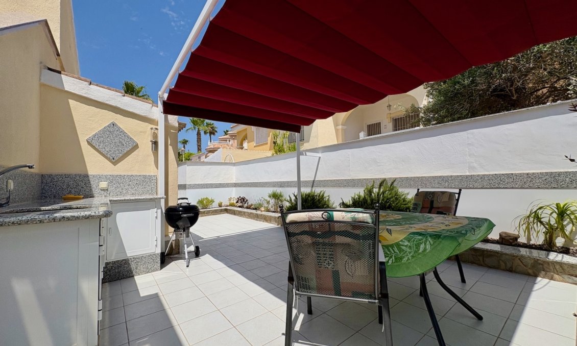 Segunda mano - Town House -
Ciudad Quesada - Costa Blanca