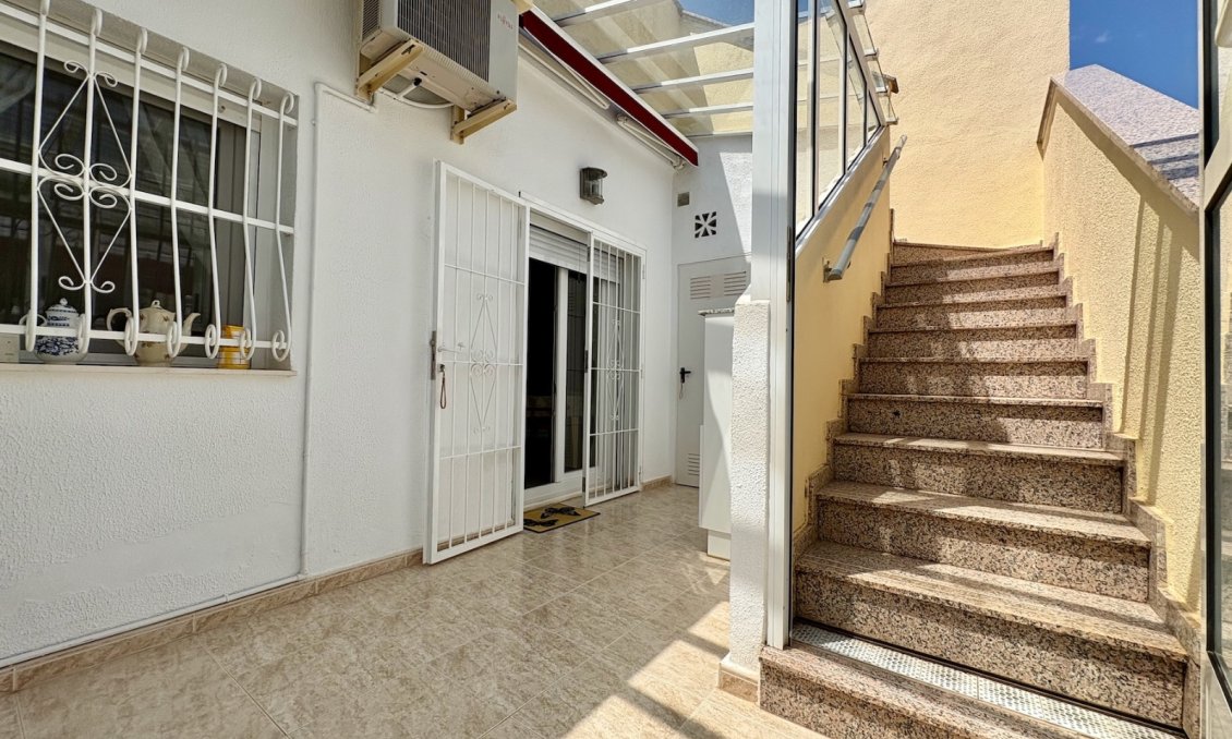 Segunda mano - Town House -
Ciudad Quesada - Costa Blanca
