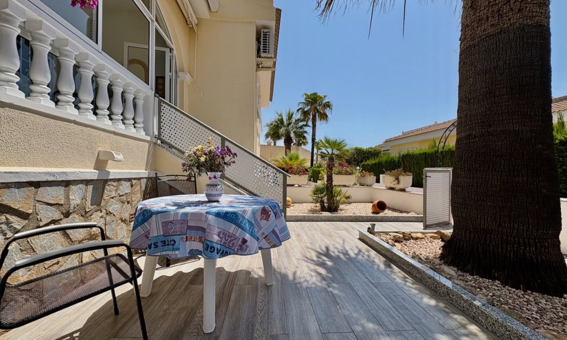 Segunda mano - Town House -
Ciudad Quesada - Costa Blanca