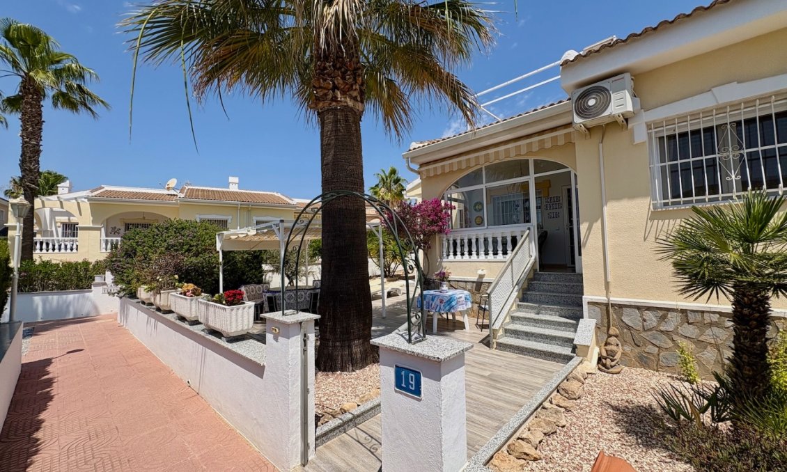 Segunda mano - Town House -
Ciudad Quesada - Costa Blanca