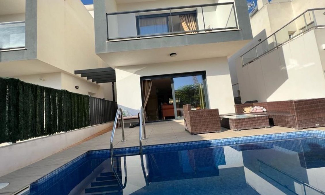 Segunda mano - Villa -
Polop - Costa Blanca