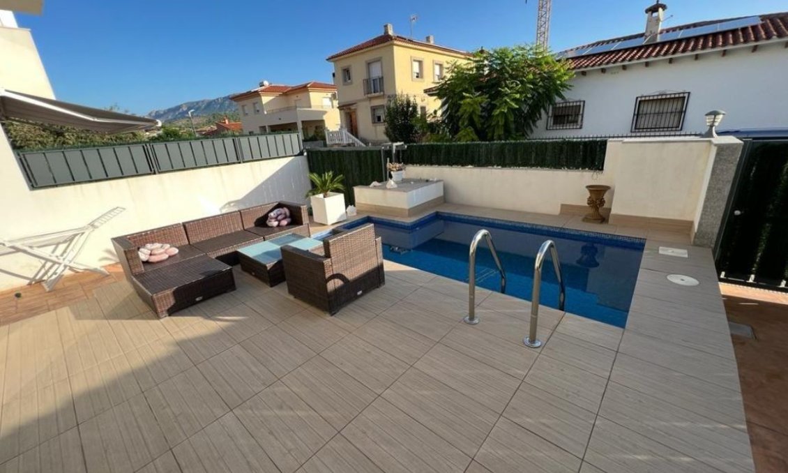 Segunda mano - Villa -
Polop - Costa Blanca