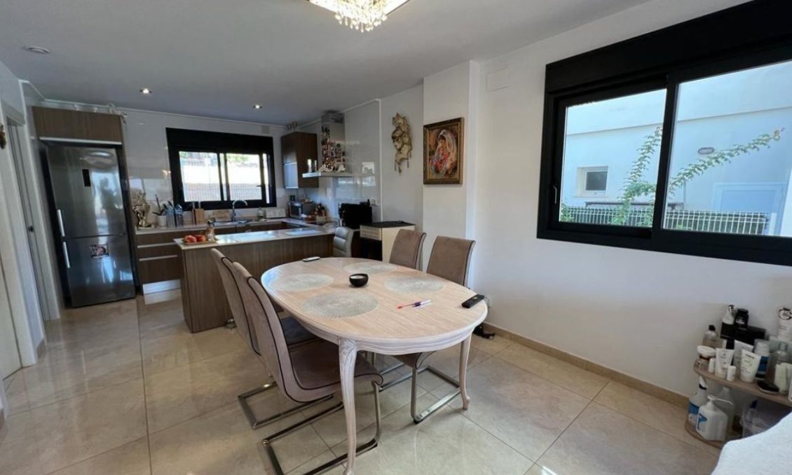 Segunda mano - Villa -
Polop - Costa Blanca