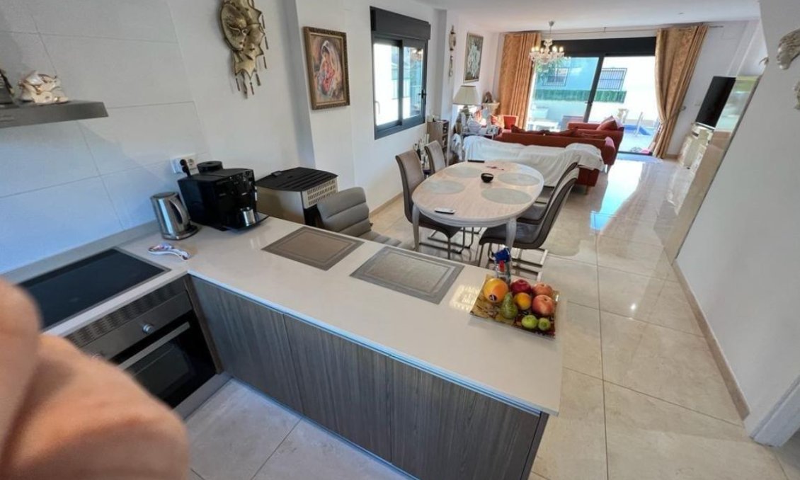 Segunda mano - Villa -
Polop - Costa Blanca