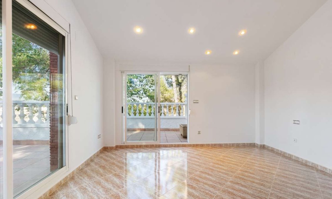 Segunda mano - Villa -
Orihuela - Inland