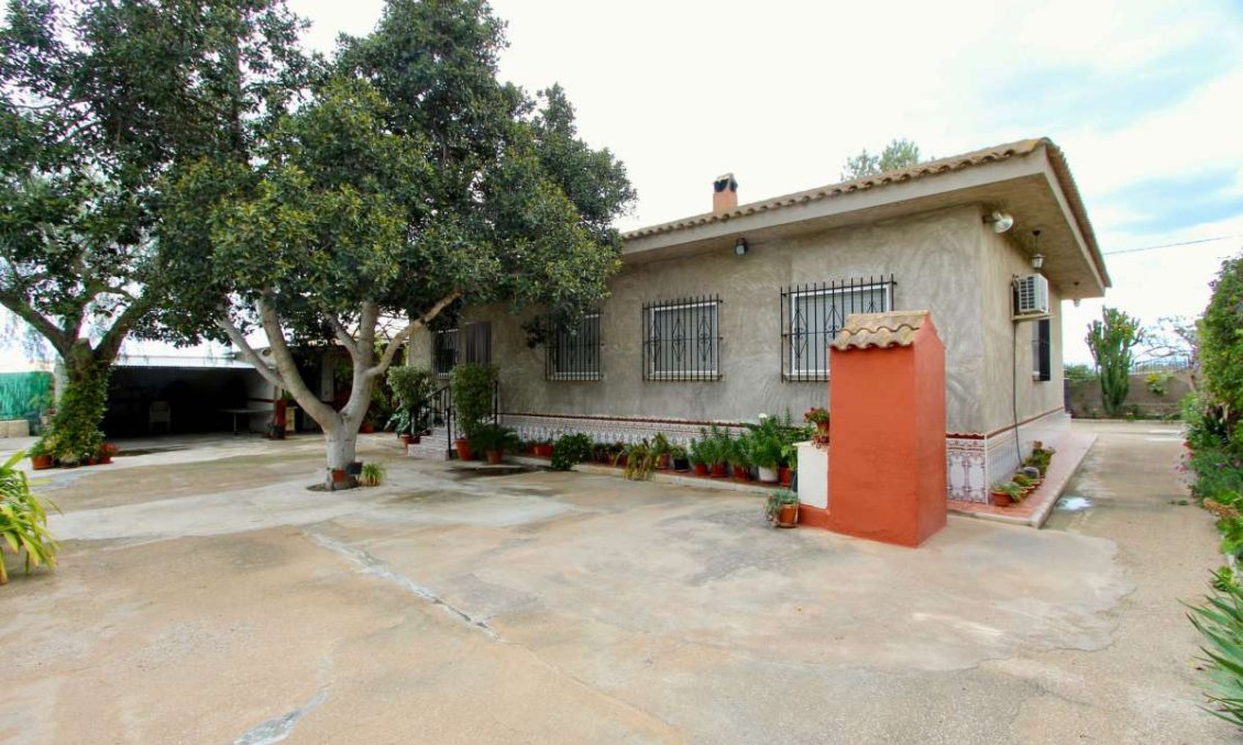 Segunda mano - Villa -
Canadas De San Pedro - Inland