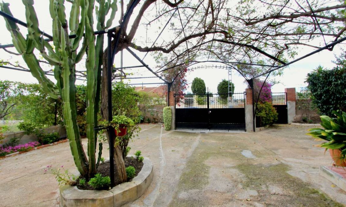 Segunda mano - Villa -
Canadas De San Pedro - Inland