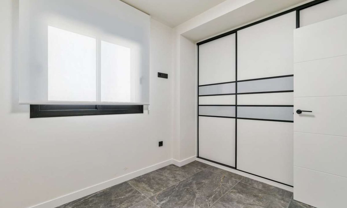 Resale - Villa -
Torre de la Horadada - Costa Blanca