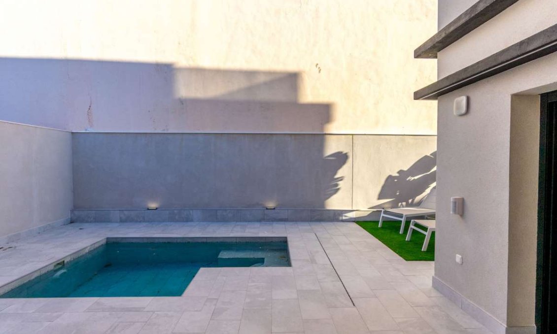 Resale - Villa -
Torre de la Horadada - Costa Blanca