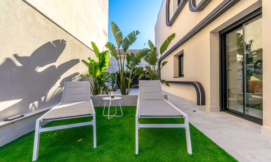 Resale - Villa -
Torre de la Horadada - Costa Blanca