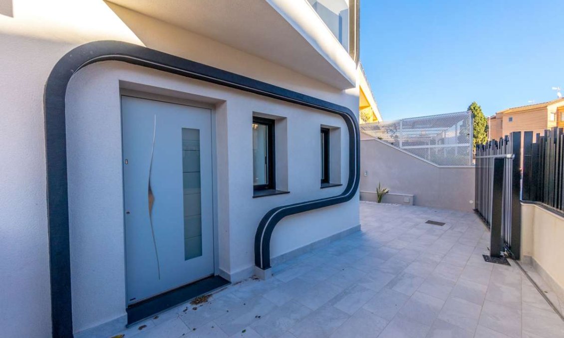 Resale - Villa -
Torre de la Horadada - Costa Blanca