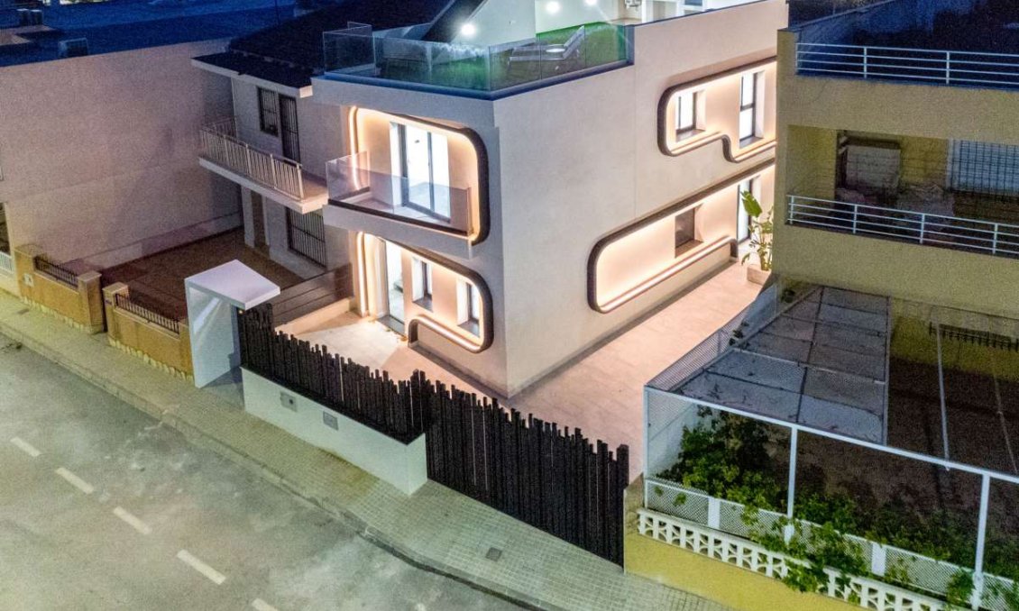 Resale - Villa -
Torre de la Horadada - Costa Blanca