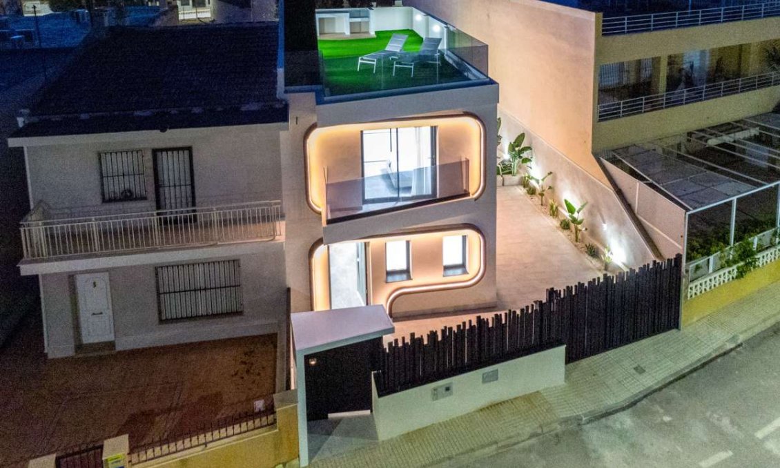 Resale - Villa -
Torre de la Horadada - Costa Blanca