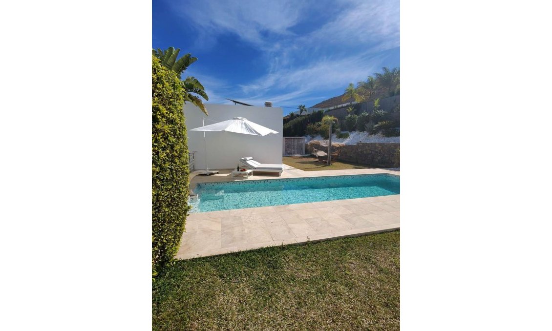 Segunda mano - Villa -
Cansalades - Costa Blanca