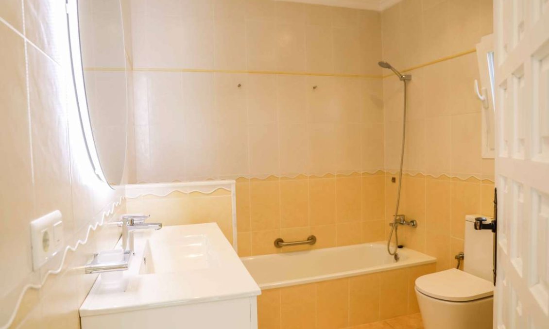 Használt Ingatlanok - Villa -
Jávea - Costa Blanca