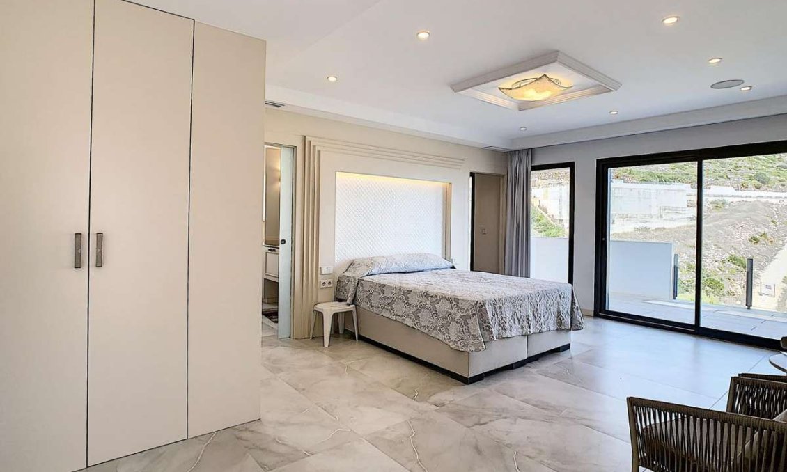 Segunda mano - Villa -
Cumbre del Sol - Costa Blanca