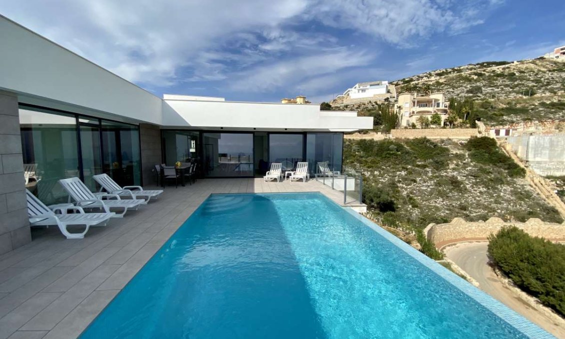 Segunda mano - Villa -
Cumbre del Sol - Costa Blanca