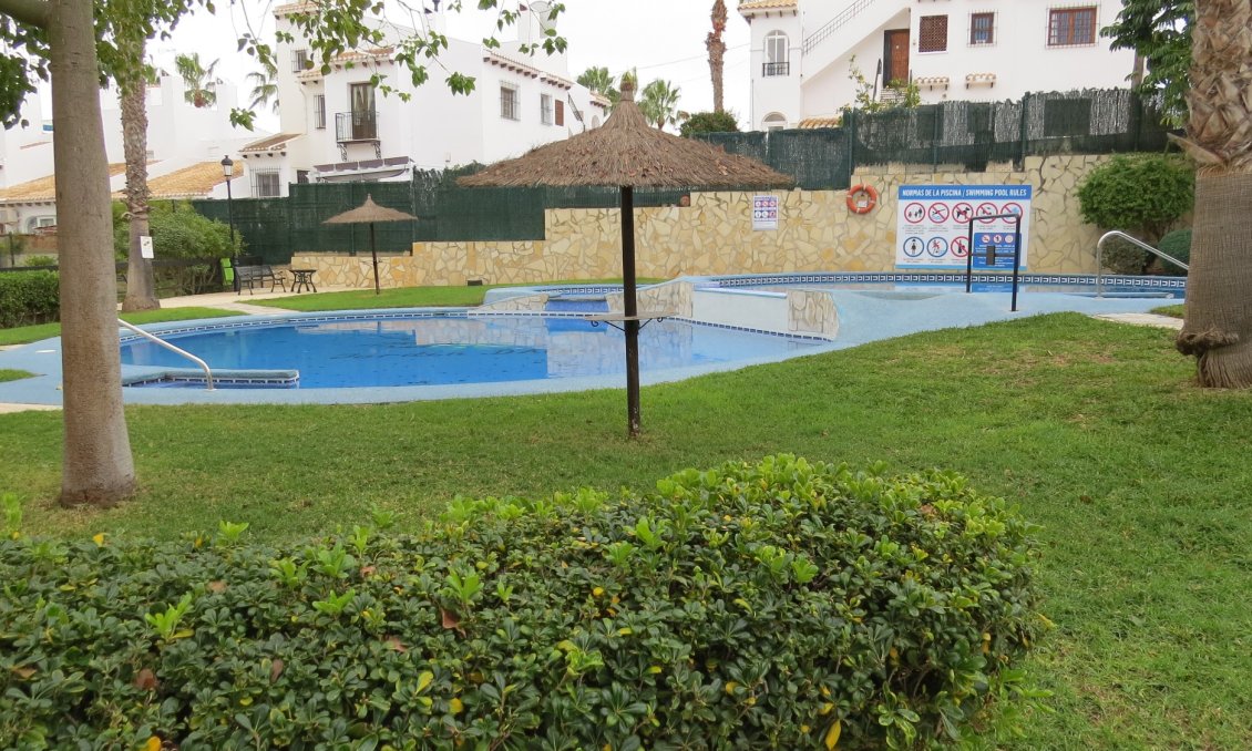 Segunda mano - Apartamento -
Orihuela Costa - Costa Blanca