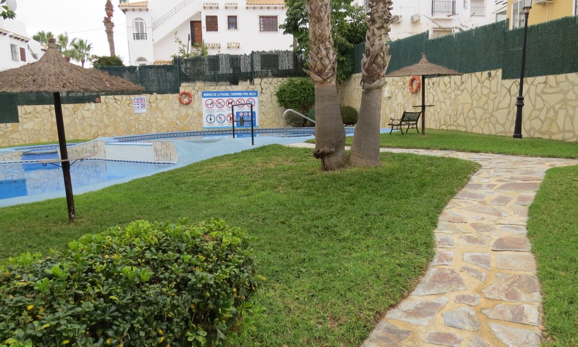 Segunda mano - Apartamento -
Orihuela Costa - Costa Blanca