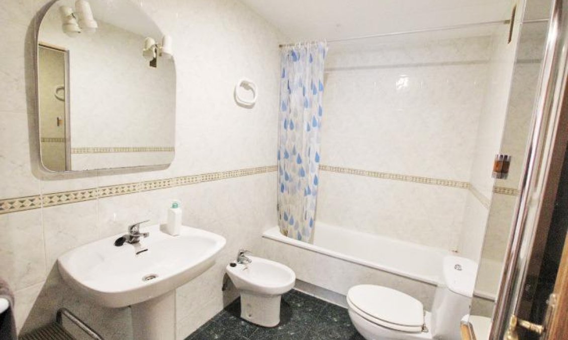 Revânzare - Apartament -
Alicante - Nuevo San Blas