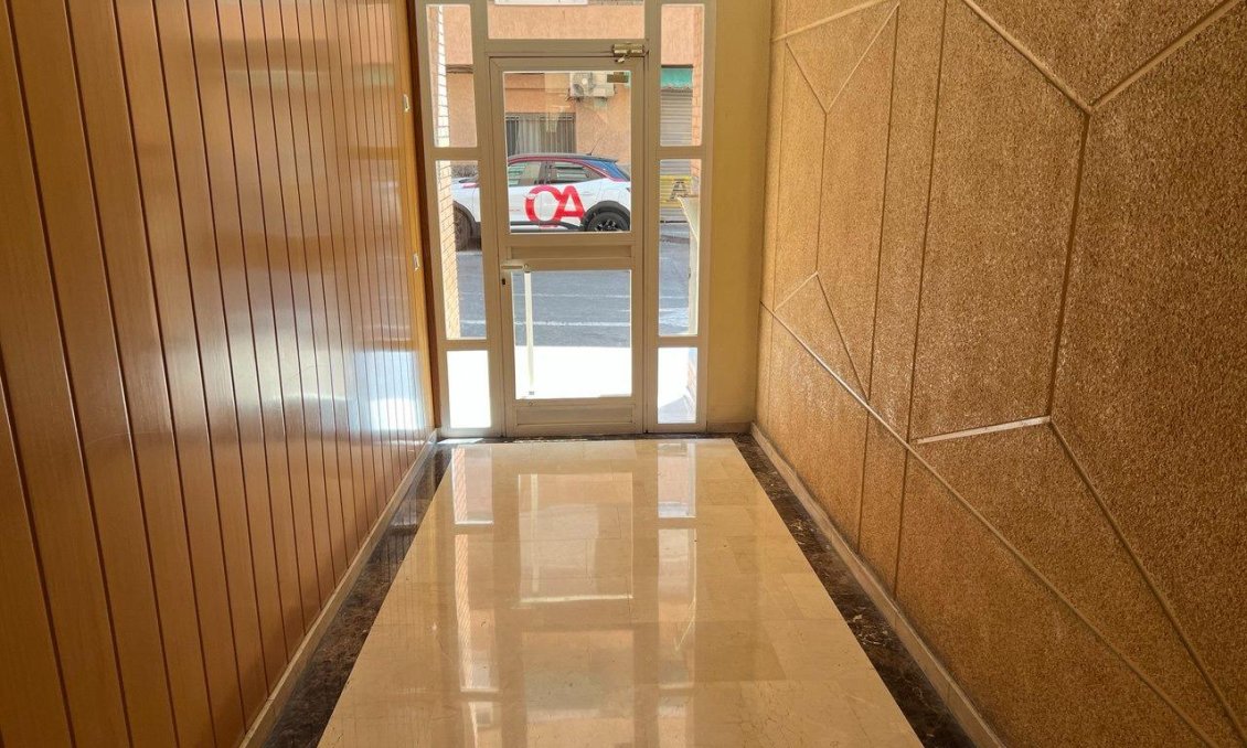 Revânzare - Apartament -
Alicante - Nuevo San Blas