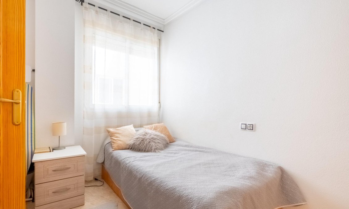 Használt Ingatlanok - Apartman -
Torrevieja - Playa del Cura