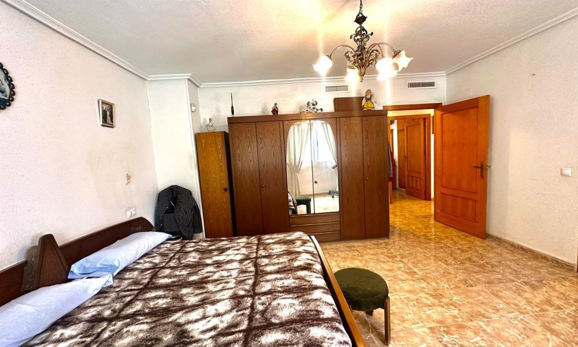 Használt Ingatlanok - Apartman -
Torrevieja - Playa del Cura