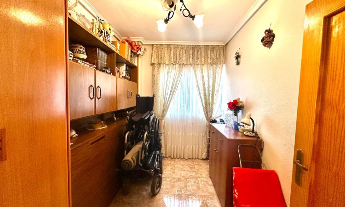 Használt Ingatlanok - Apartman -
Torrevieja - Playa del Cura