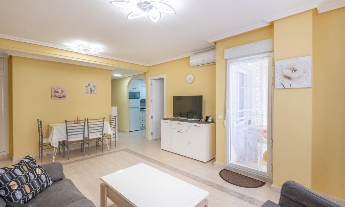 Segunda mano - Apartamento -
Torrevieja - La Mata