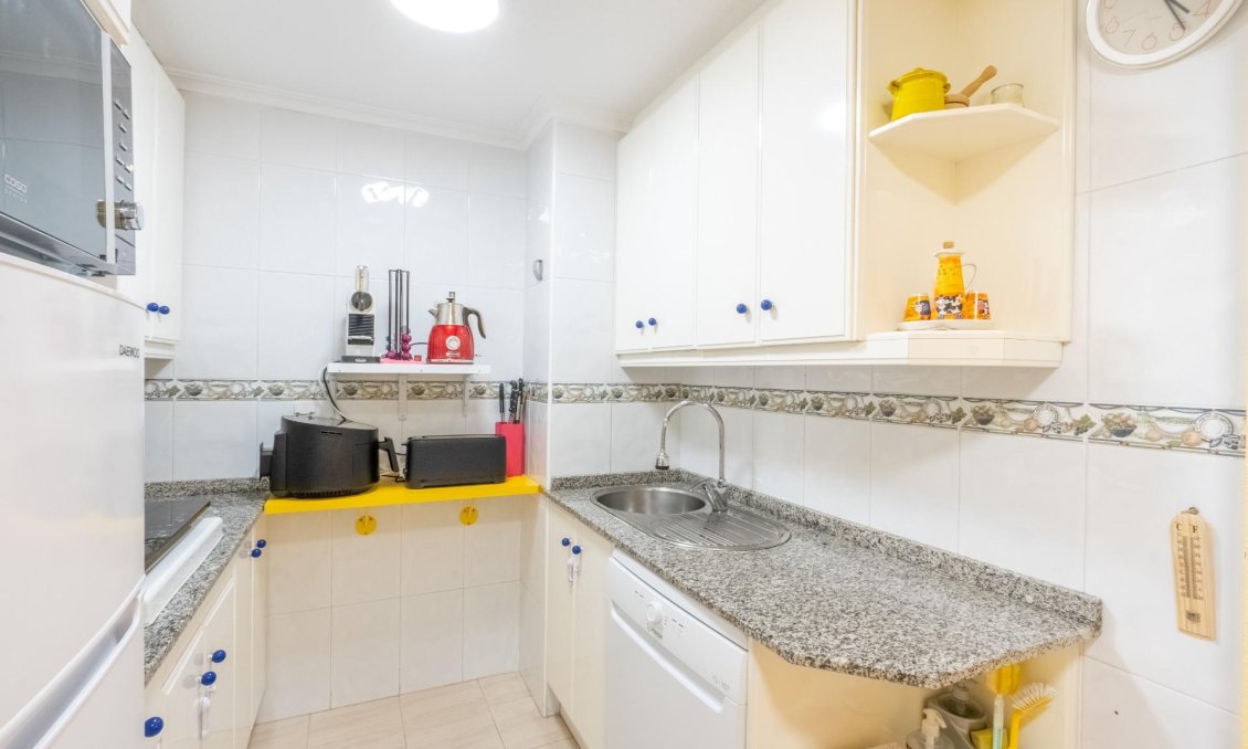Segunda mano - Apartamento -
Torrevieja - La Mata
