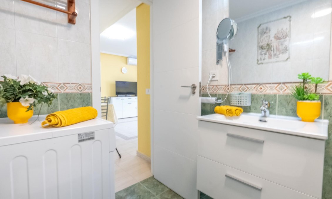 Segunda mano - Apartamento -
Torrevieja - La Mata