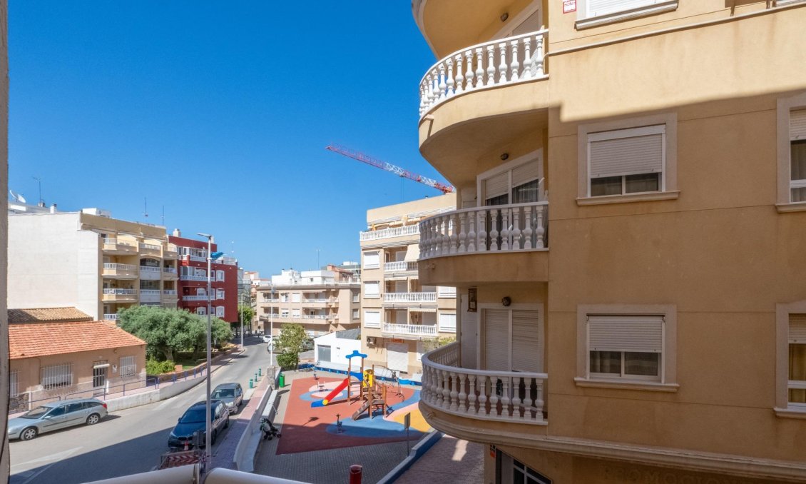 Segunda mano - Apartamento -
Torrevieja - La Mata