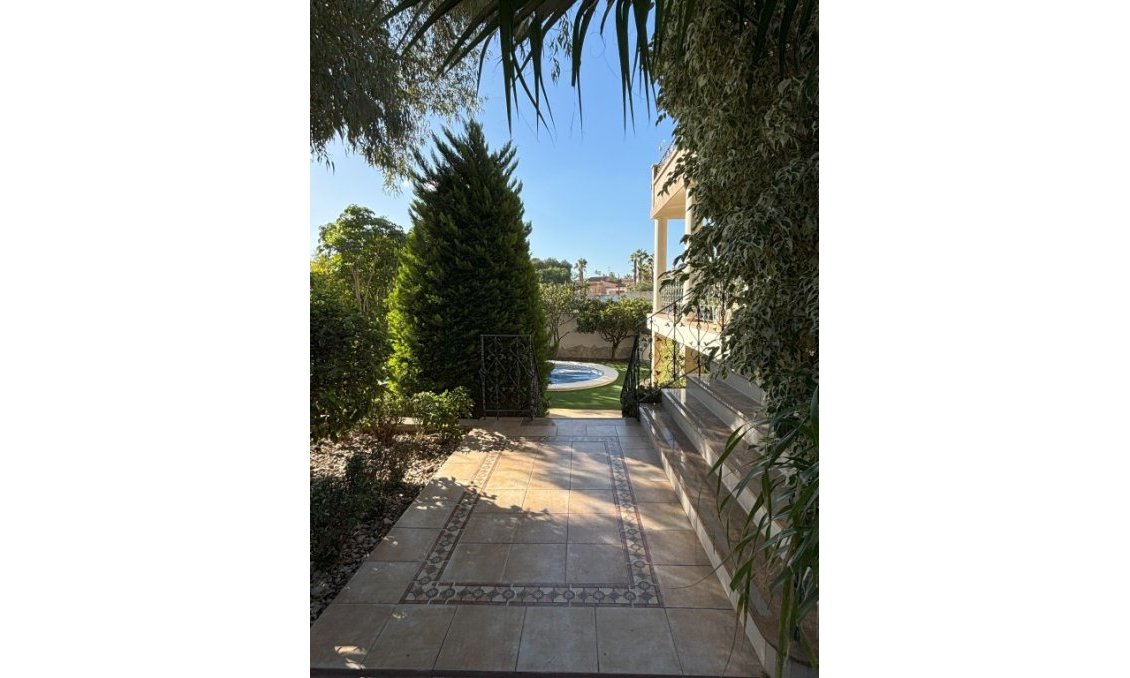 Segunda mano - Villa -
Ciudad Quesada - Costa Blanca