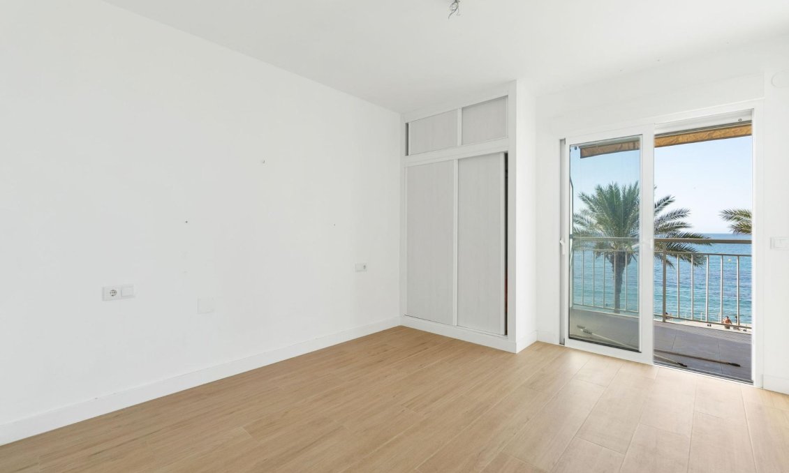 Használt Ingatlanok - Apartman -
Torrevieja - Playa del Cura