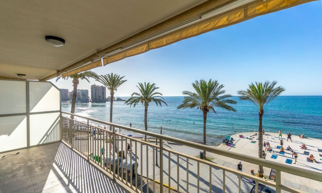 Használt Ingatlanok - Apartman -
Torrevieja - Playa del Cura